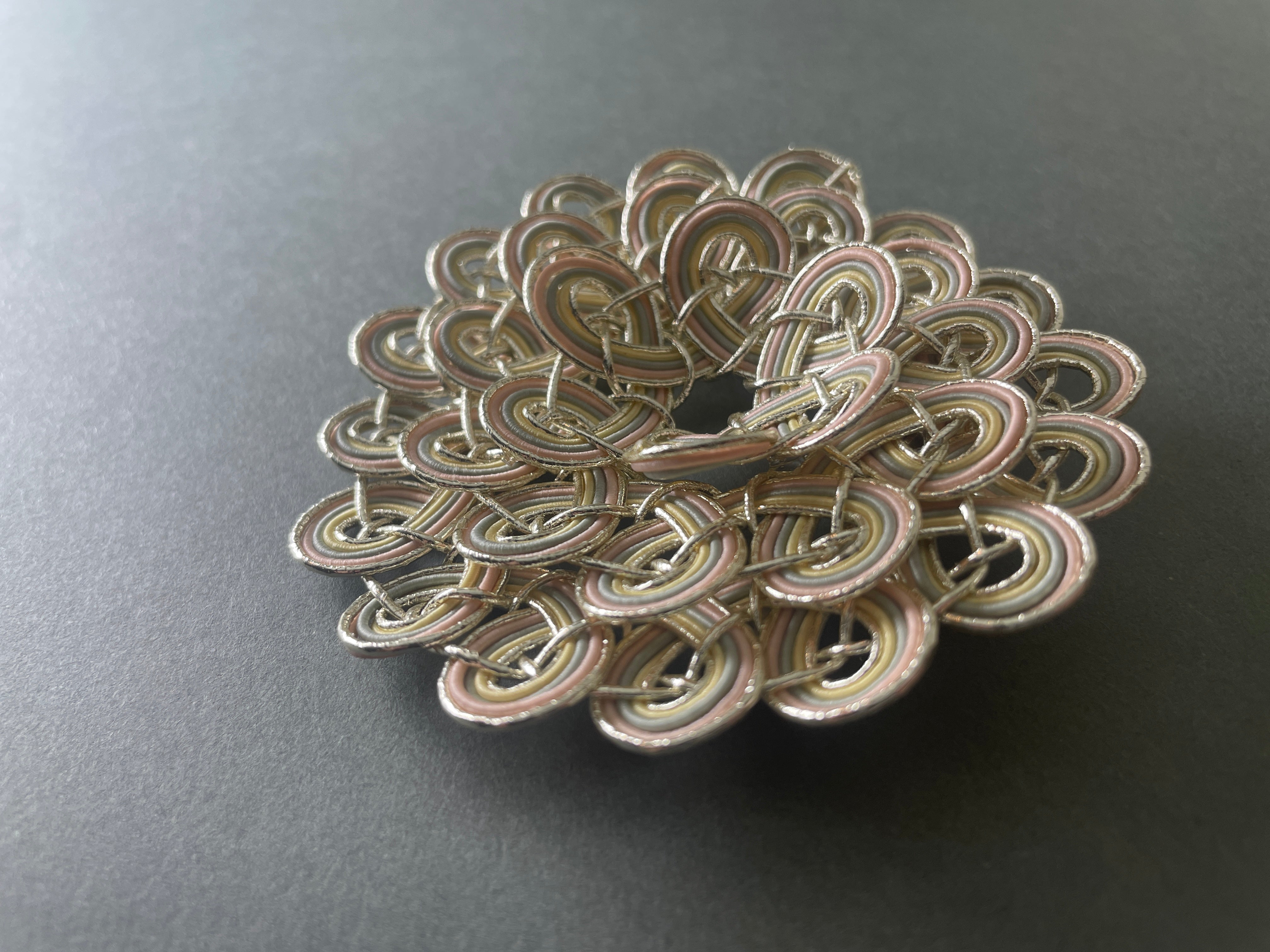 brooch spring firework｜春の花火ブローチ｜TOKYO MIZUHIKI by Emi 