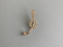 將圖片載入圖庫檢視器 brooch pro series Violinschlüssel_101｜ト音記号ブローチ｜TOKYO MIZUHIKI Original
