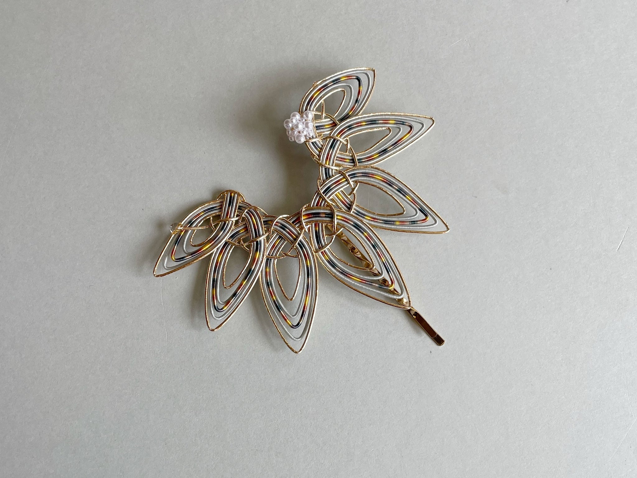 hair accessory｜羽根髪飾り｜TOKYO MIZUHIKI Original – TOKYO