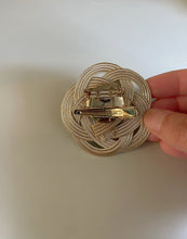이미지를 갤러리 뷰어에 로드 , brooch-hanagasane｜ブローチ｜TOKYO MIZUHIKI by Emi
