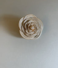이미지를 갤러리 뷰어에 로드 , brooch-hanagasane｜ブローチ｜TOKYO MIZUHIKI by Emi
