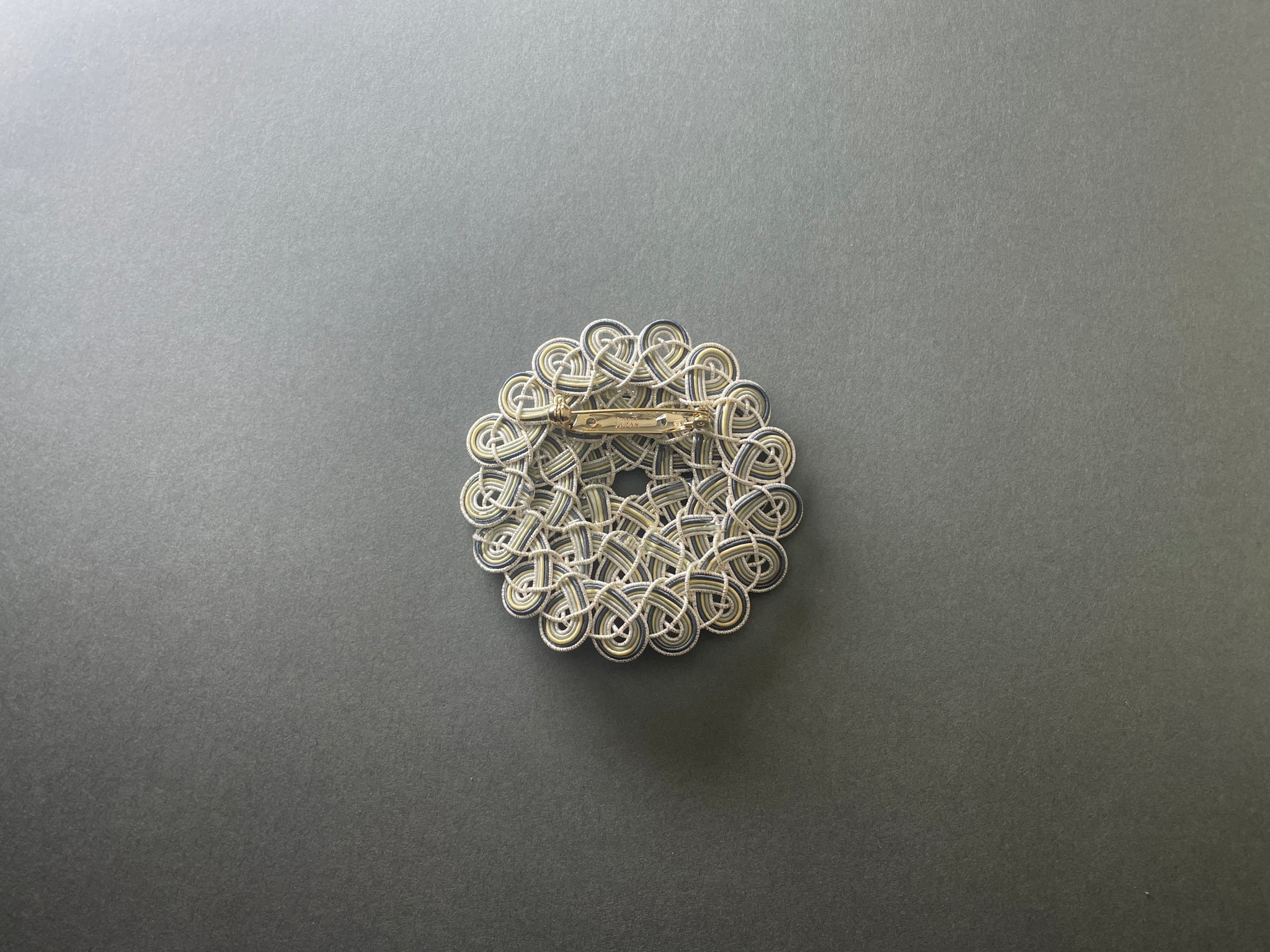 brooch-hanabi｜ブローチ｜TOKYO MIZUHIKI by Emi – TOKYO MIZUHIKI