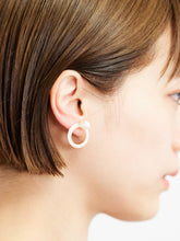 이미지를 갤러리 뷰어에 로드 , earrings wakka_101（パール）｜ひとつ輪ピアスイヤリング｜TOKYO MIZUHIKI Original
